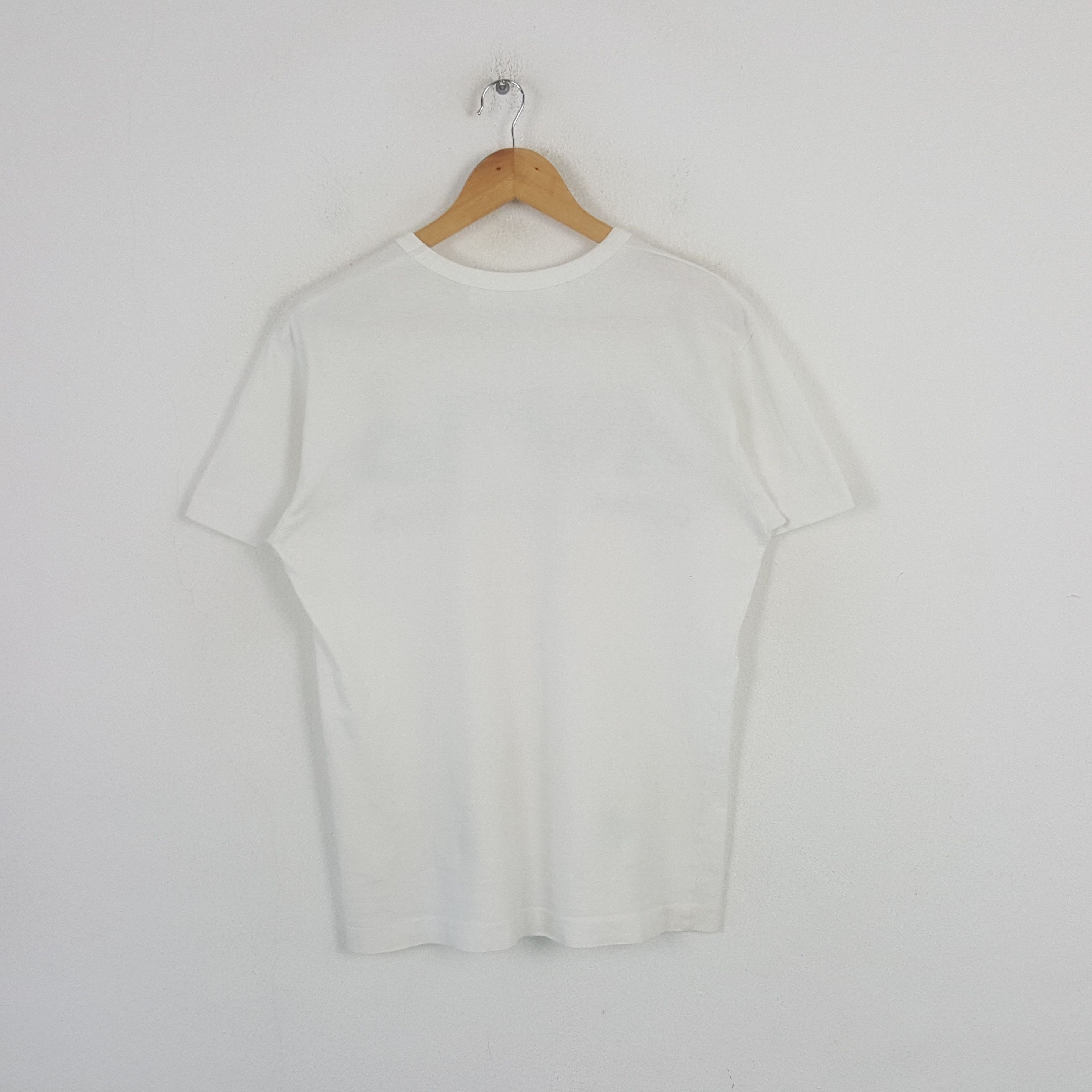 Comme des Garcons PLAY Vintage Play Comme des Garcons Japanese Designer Tshirt RR18 Size US M / EU 48-50 / 2 - 3 Thumbnail