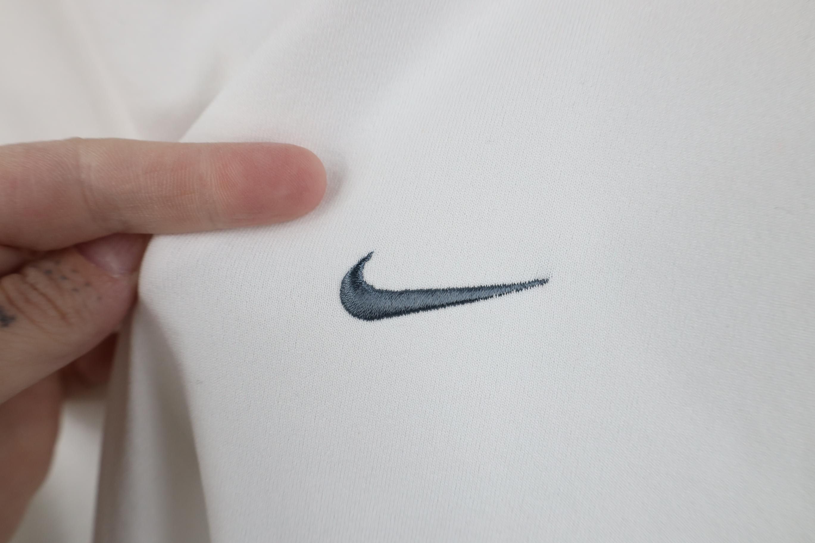 Nike Vintage Y2K Nike Mini Swoosh Knit Short Sleeve T-Shirt White Size US L / EU 52-54 / 3 - 4 Thumbnail