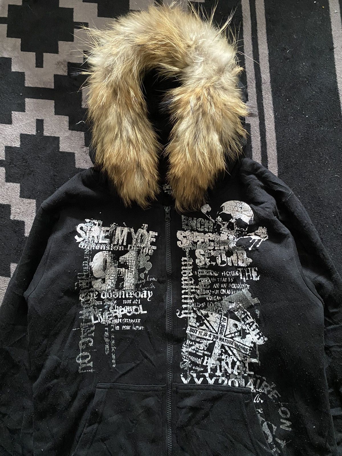 Isamu Katayama Backlash Beaumere gothic poem faux fur hoodie Size US L / EU 52-54 / 3 - 3 Thumbnail