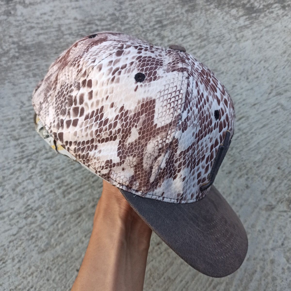 Hunter × Japanese Brand × Leather Snake texture hat by Ace and h&c x nser Size ONE SIZE - 8 Thumbnail