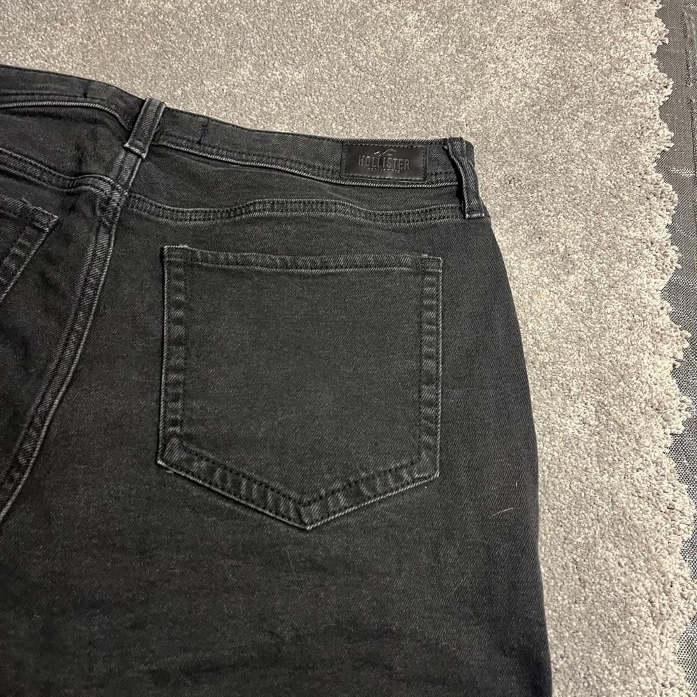 Designer Hollister curvy high rise distressed mom short Size 32" / US 10 / IT 46 - 10 Thumbnail