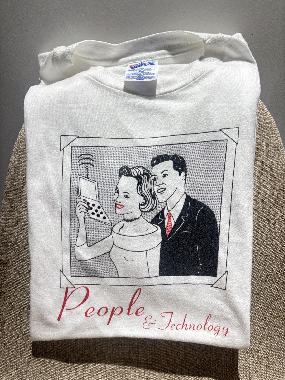 Vintage Vintage “People and Technology” T-shirt Size US XL / EU 56 / 4 - 1 Thumbnail