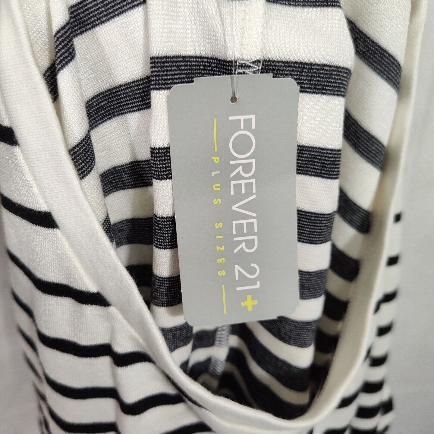 Forever 21 Forever 21 Crop Knit Top Crew Neck Size 1X Black Striped Size XL / US 12-14 / IT 48-50 - 5 Thumbnail