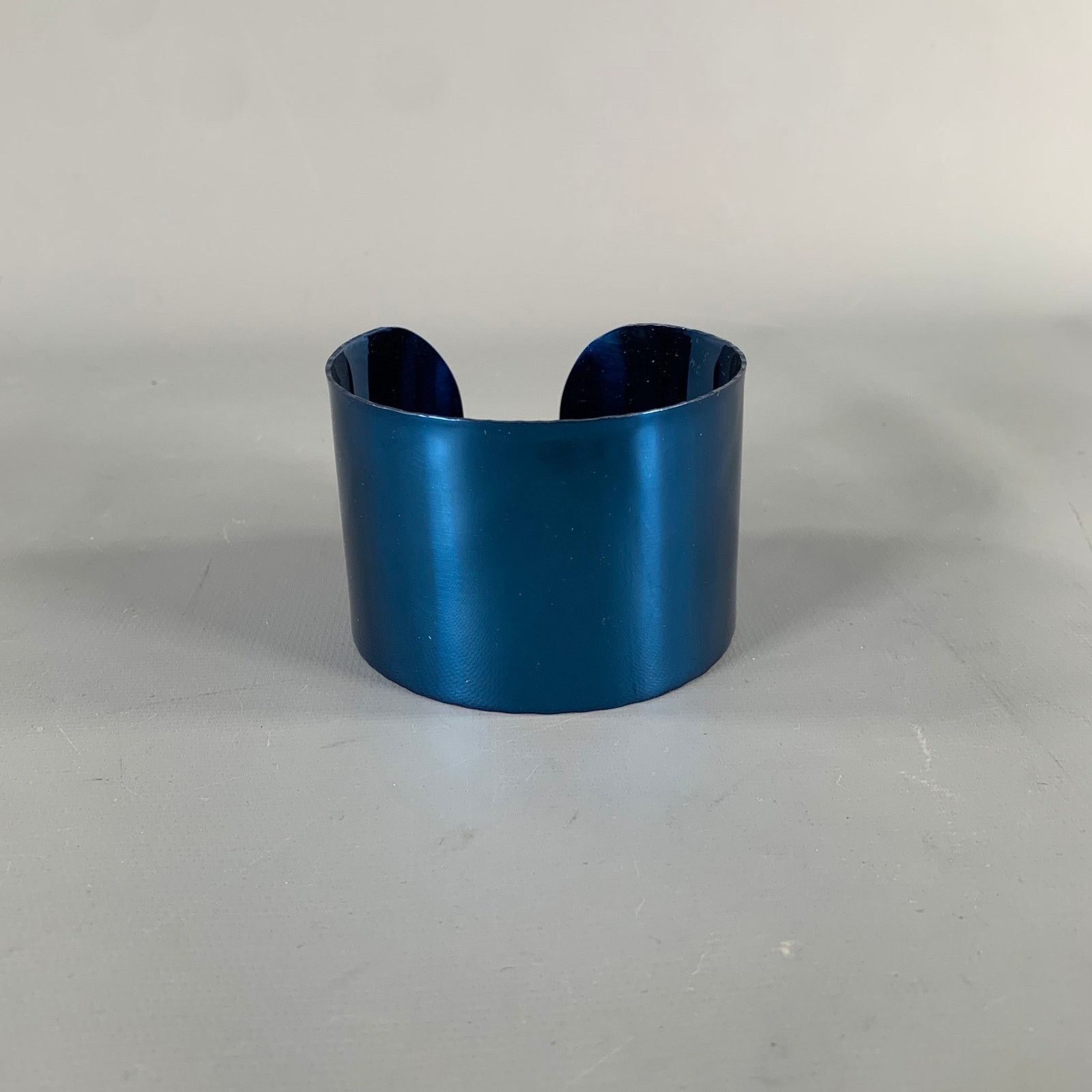 Maison Margiela MAISON MARTIN MARGIELA Blue Metallic Metal Bracelet Size ONE SIZE - 1 Thumbnail