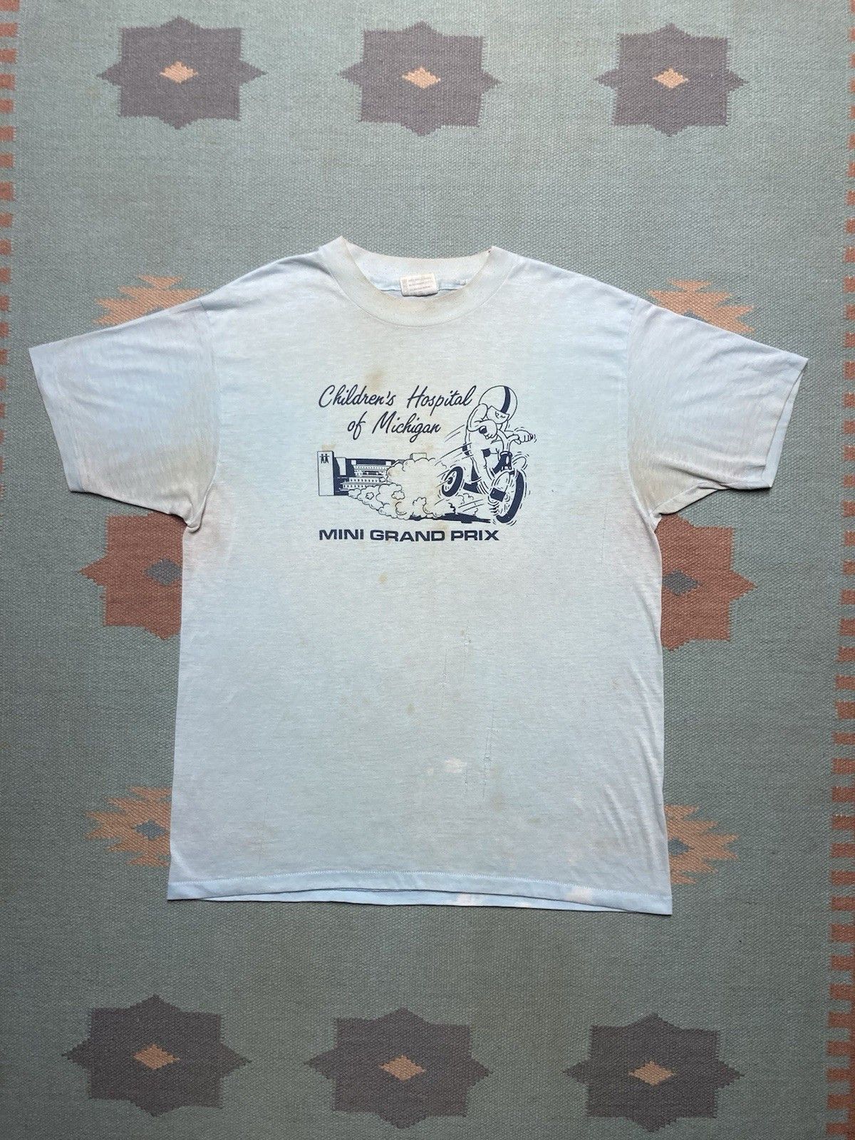 Vintage 80s tshirt childrens hospital Michigan thin soft distress XL Size US XL / EU 56 / 4 - 1 Thumbnail
