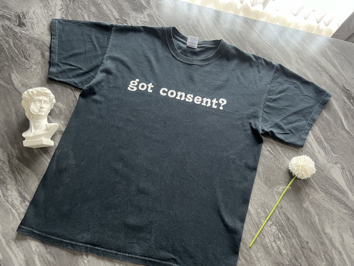 Other × Vintage Got Consent ? : It Does Every Body Good Size US L / EU 52-54 / 3 - 1 Thumbnail