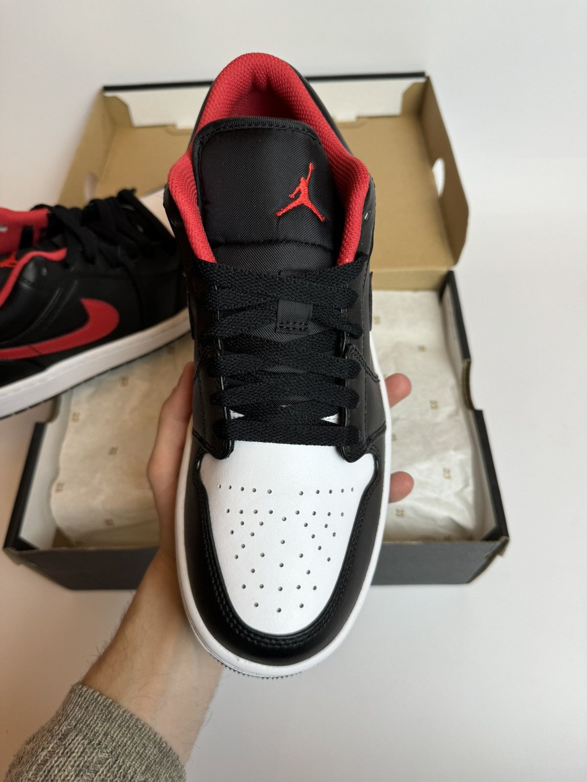 Jordan Brand × Nike DS Nike Air Jordan 1 Low 553558 063 Size US 9 / EU 42 - 3 Thumbnail