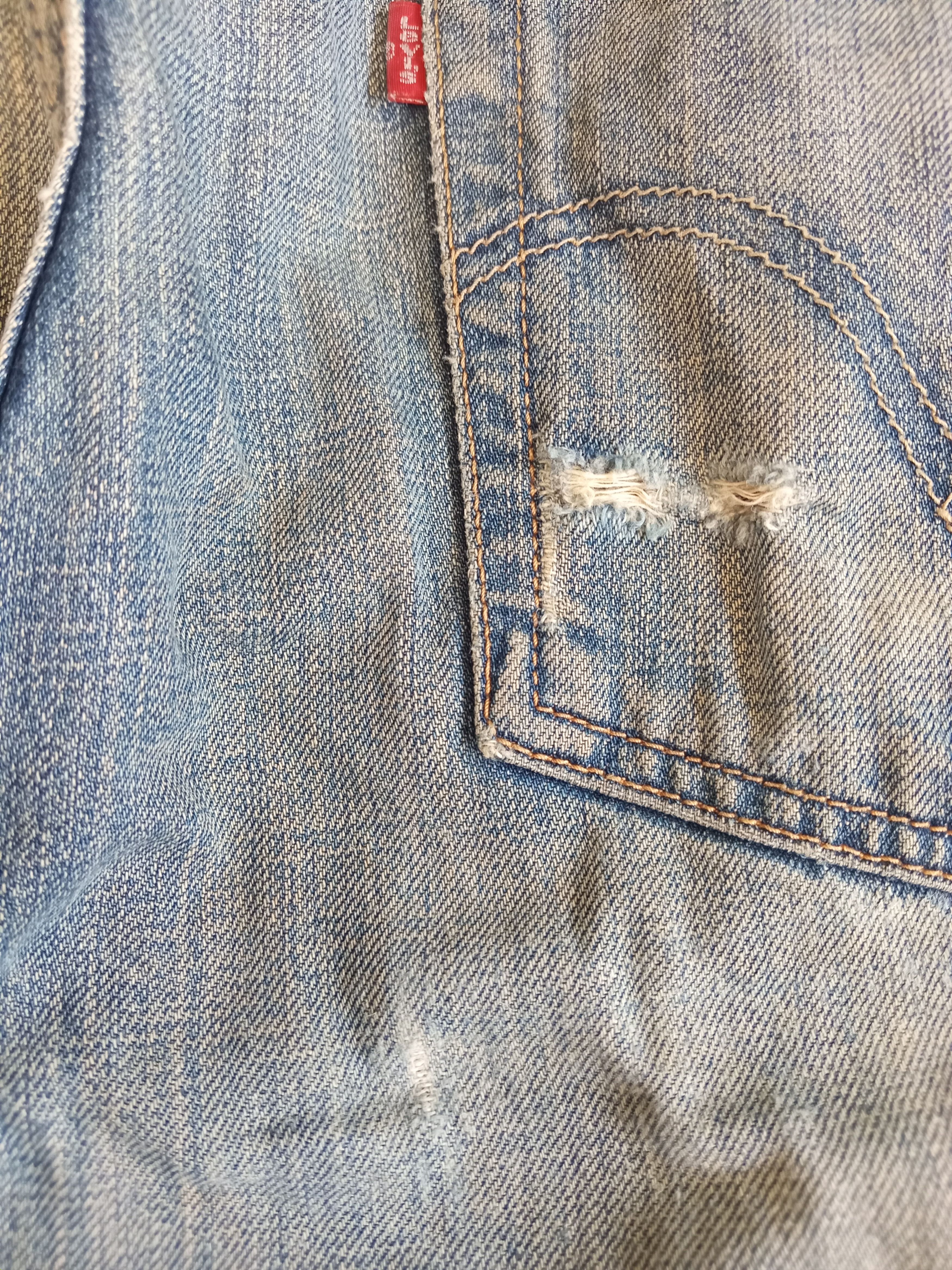 Levi's × Vintage Vintage Levi's 501 Distressed Jeans Size US 33 - 16 Thumbnail