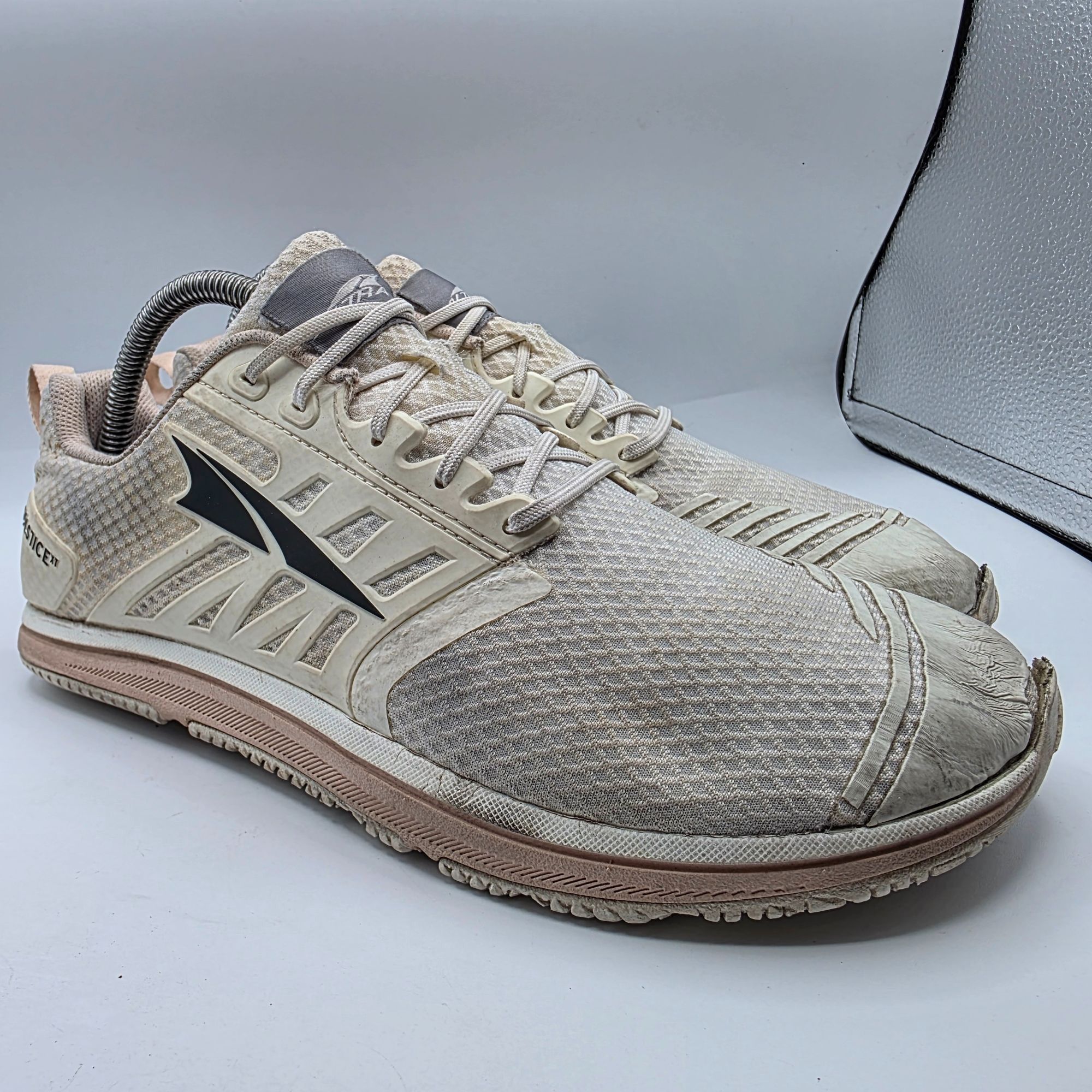 Altra Altra Solstice XT 2 Womens Size 9.5 White Pink Road Running Size US 9.5 / IT 39.5 - 1 Thumbnail