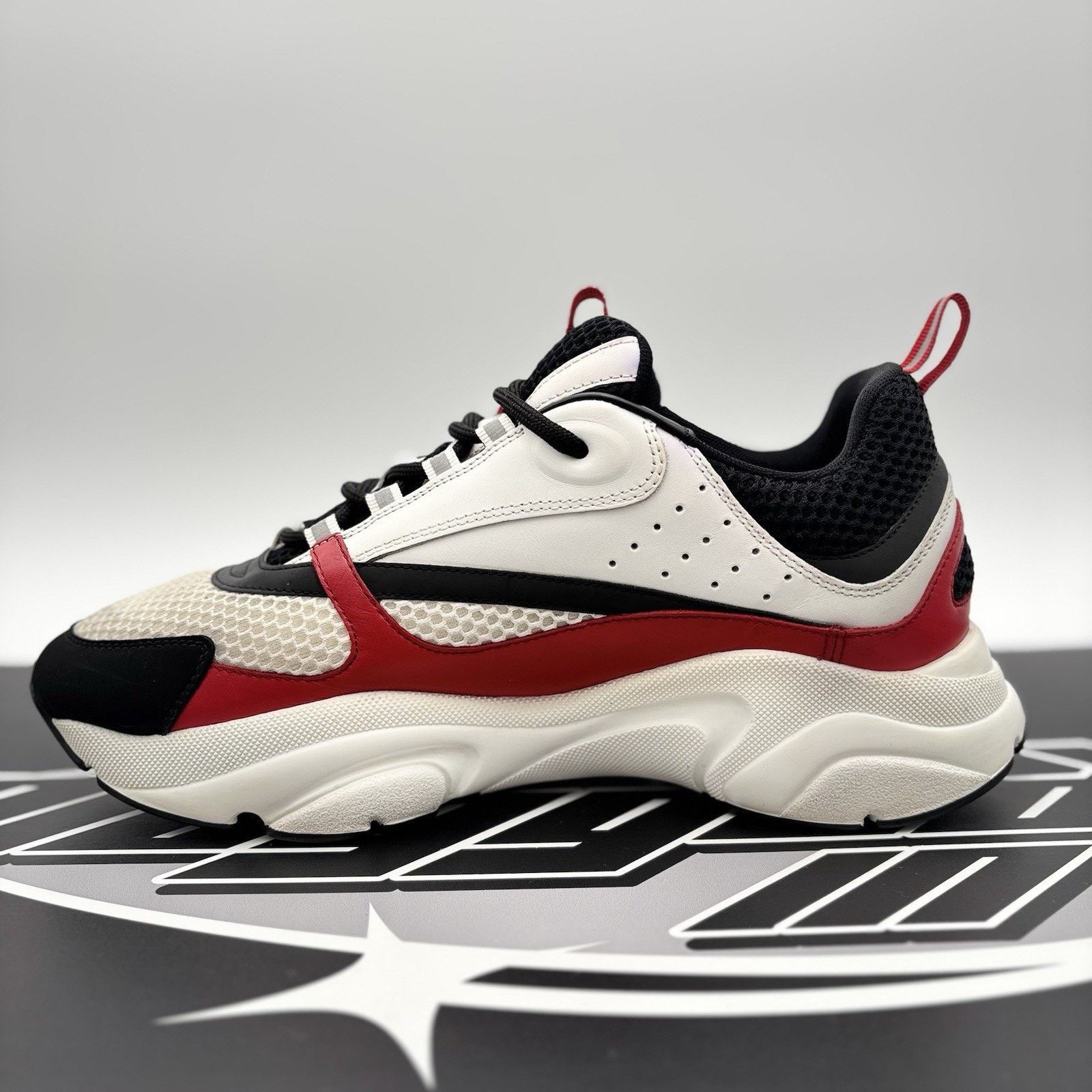 Dior Dior B22 Sneaker ‘ White Red ‘ | GREAT CONDITION! Size US 10 / EU 43 - 4 Thumbnail
