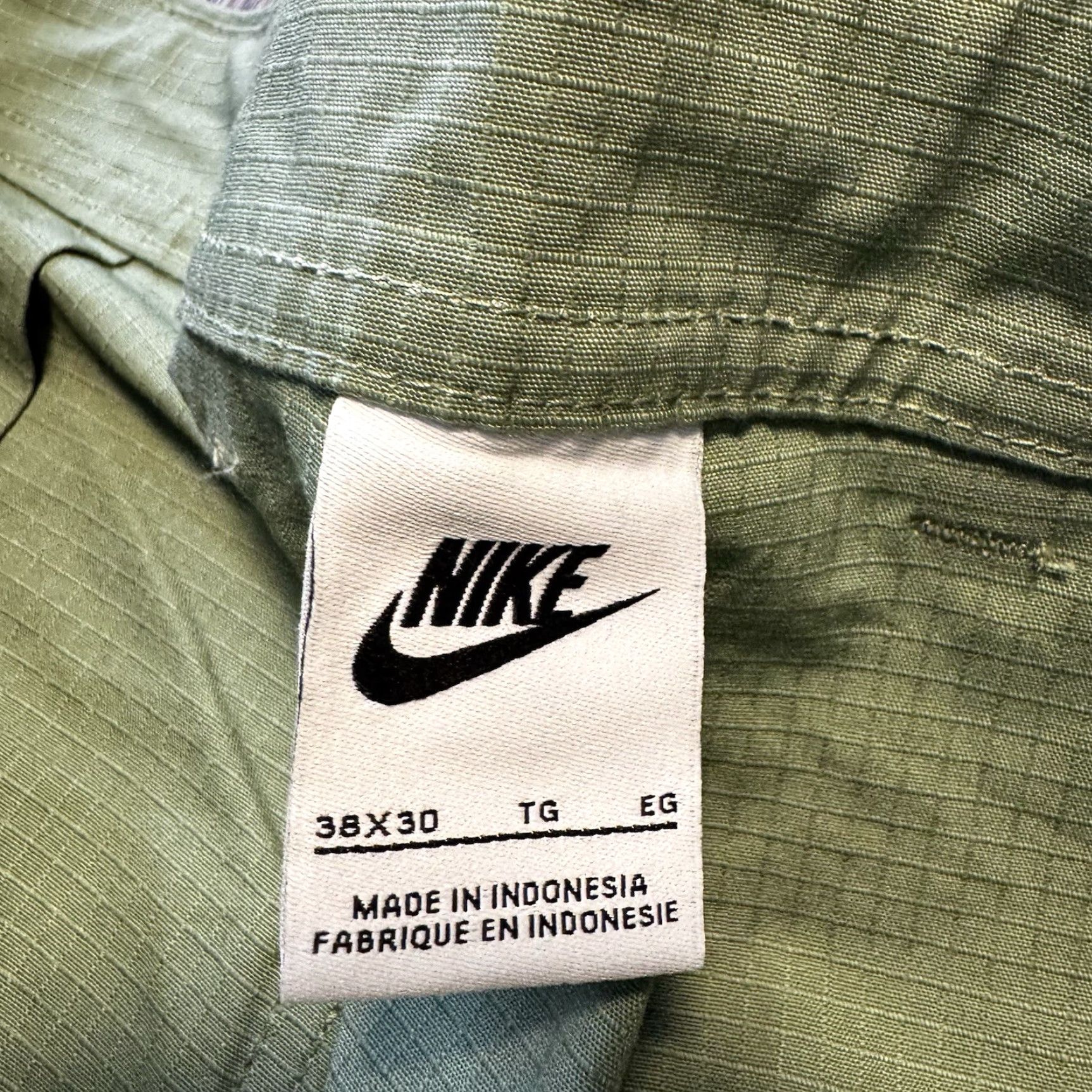 Nike Nike Club Mens Pants 38x30 Cargo Stretch FZ5765-386 Oil Green Regular Inseam 30in NWT Size US 38 / EU 54 - 6 Thumbnail