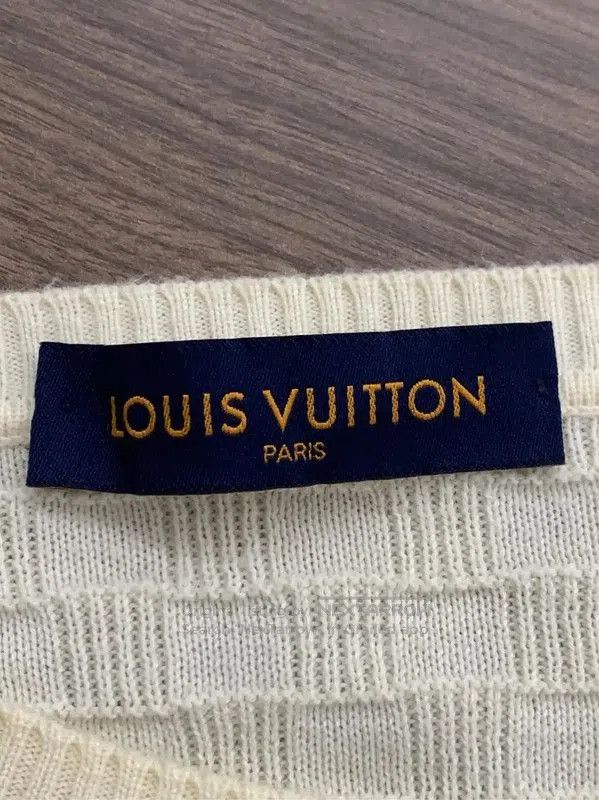 Louis Vuitton Louis Vuitton Cream Wool Knit Sweater . Size M / US 6-8 / IT 42-44 - 3 Thumbnail