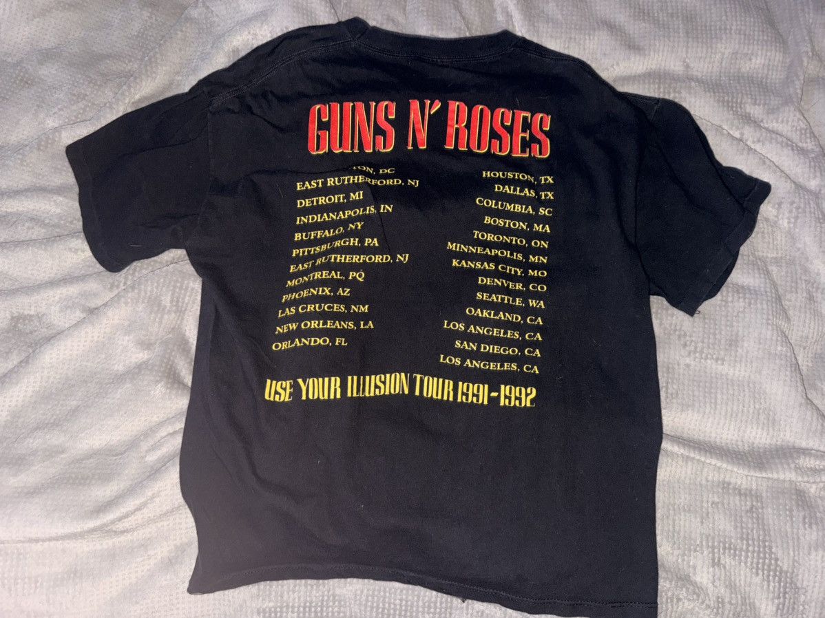 Band Tees Vintage Guns N Roses Use Your Illusion Tour Tee Size US XL / EU 56 / 4 - 2 Thumbnail