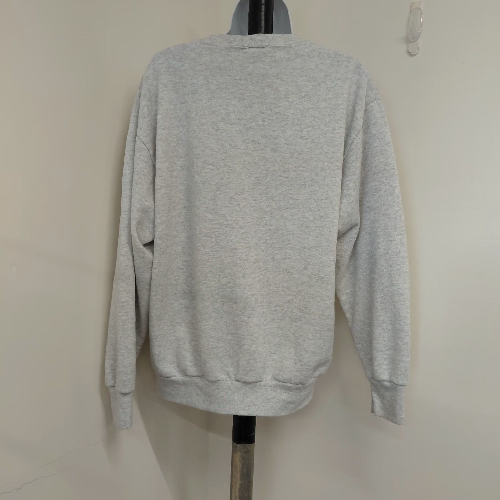 Delta VINTAGE Delta Sweatshirt Gray Bear USA 90s 80s Pullover Adult Large Mens Crew Neck Graphic Print Size US L / EU 52-54 / 3 - 5 Thumbnail