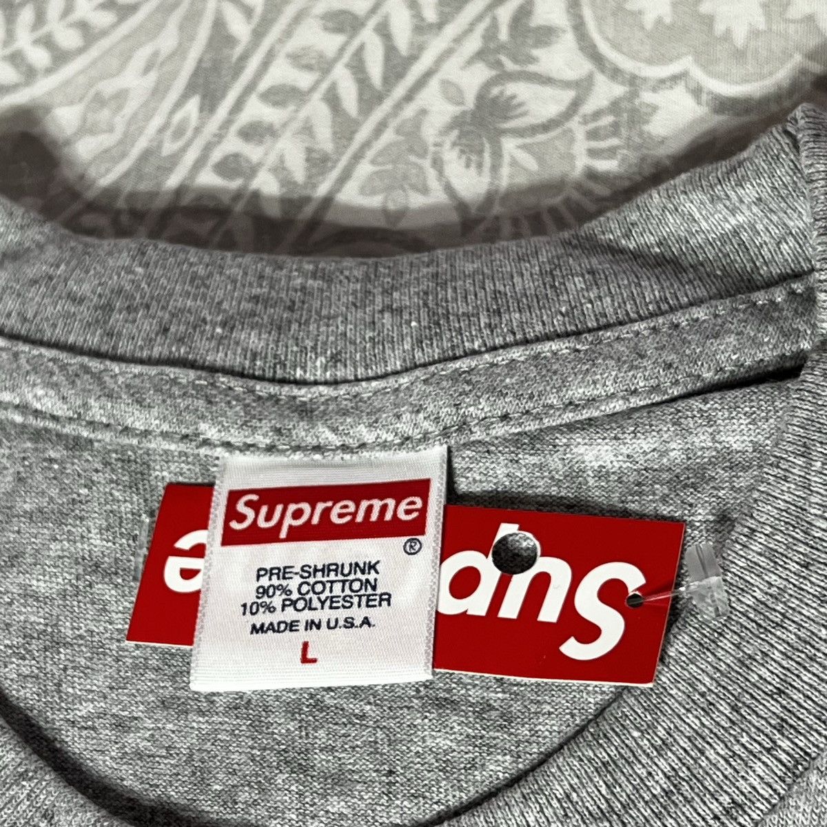 Supreme Supreme Grey Bandana Box logo tee Blue bandana bogo tee Size US L / EU 52-54 / 3 - 6 Thumbnail
