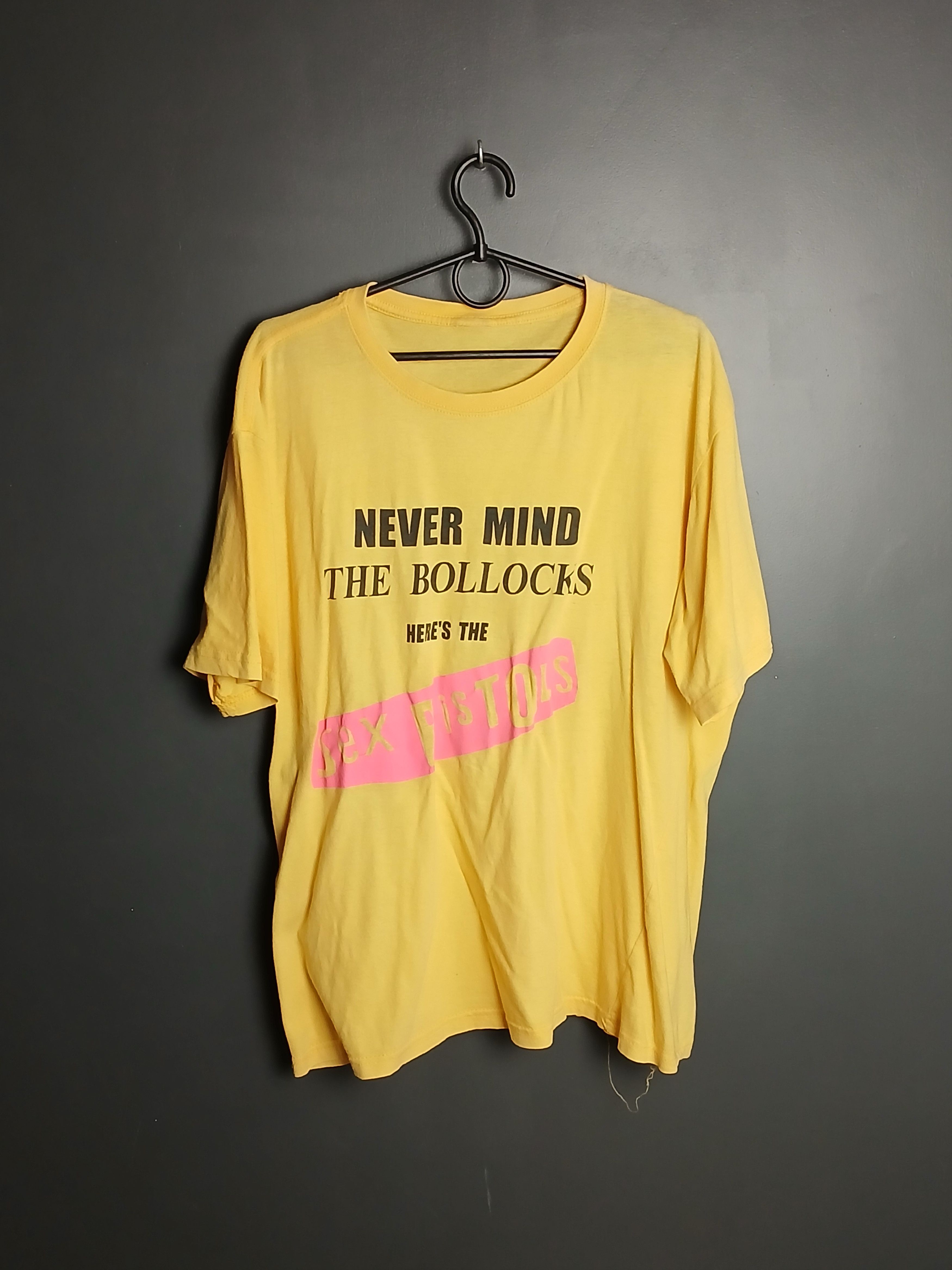 Band Tees Sex Pistols Never Mind The Bollocks T-Shirt Size US M / EU 48-50 / 2 - 1 Thumbnail