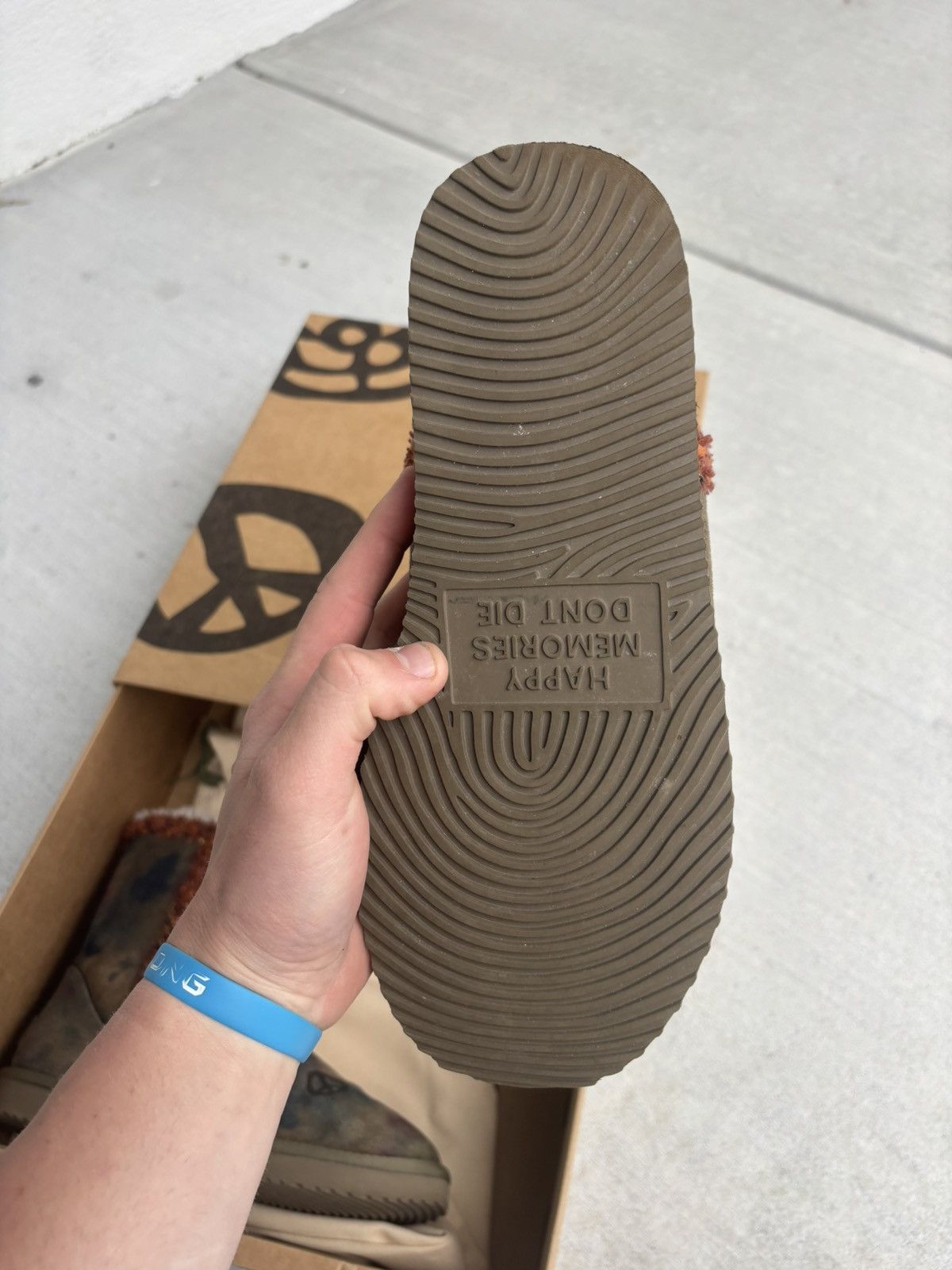 HMDD “Chanel” hmdd ugg boots with box barley worn Size US 9 / EU 42 - 17 Thumbnail