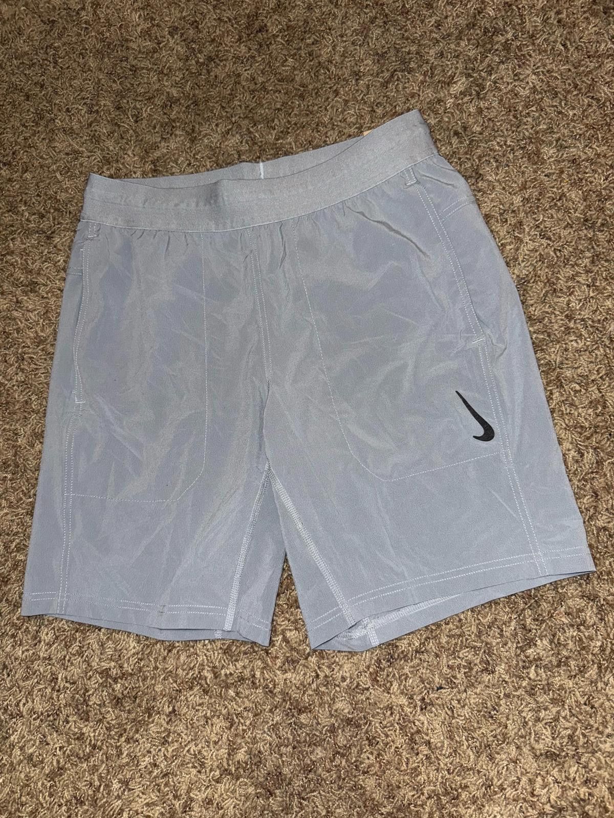 Nike Men's Nike Yoga Dri-FIT Training Athletic Shorts Size US 32 / EU 48 - 1 Thumbnail
