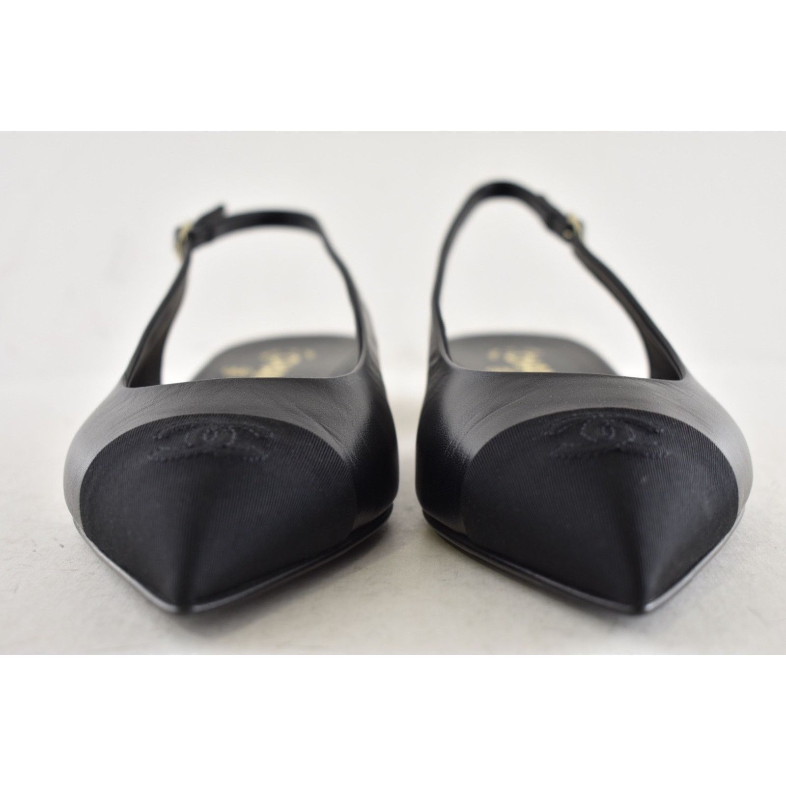 Chanel Chanel 24A Black Leather CC Logo Slingback Ballet Flat 38.5 Size US 8.5 / IT 38.5 - 9 Thumbnail