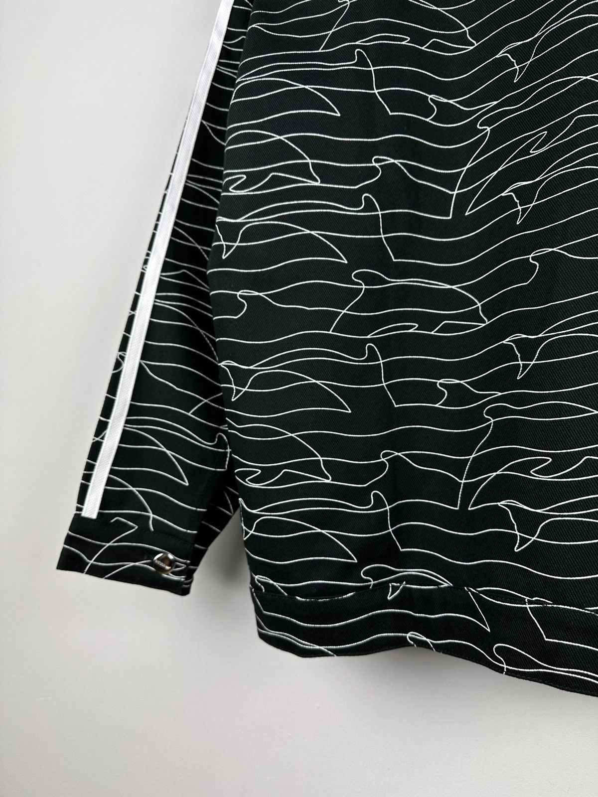 Adidas NEW🏷️ Adidas Originals Dolphin Print Jacket Size US S / EU 44-46 / 1 - 19 Thumbnail