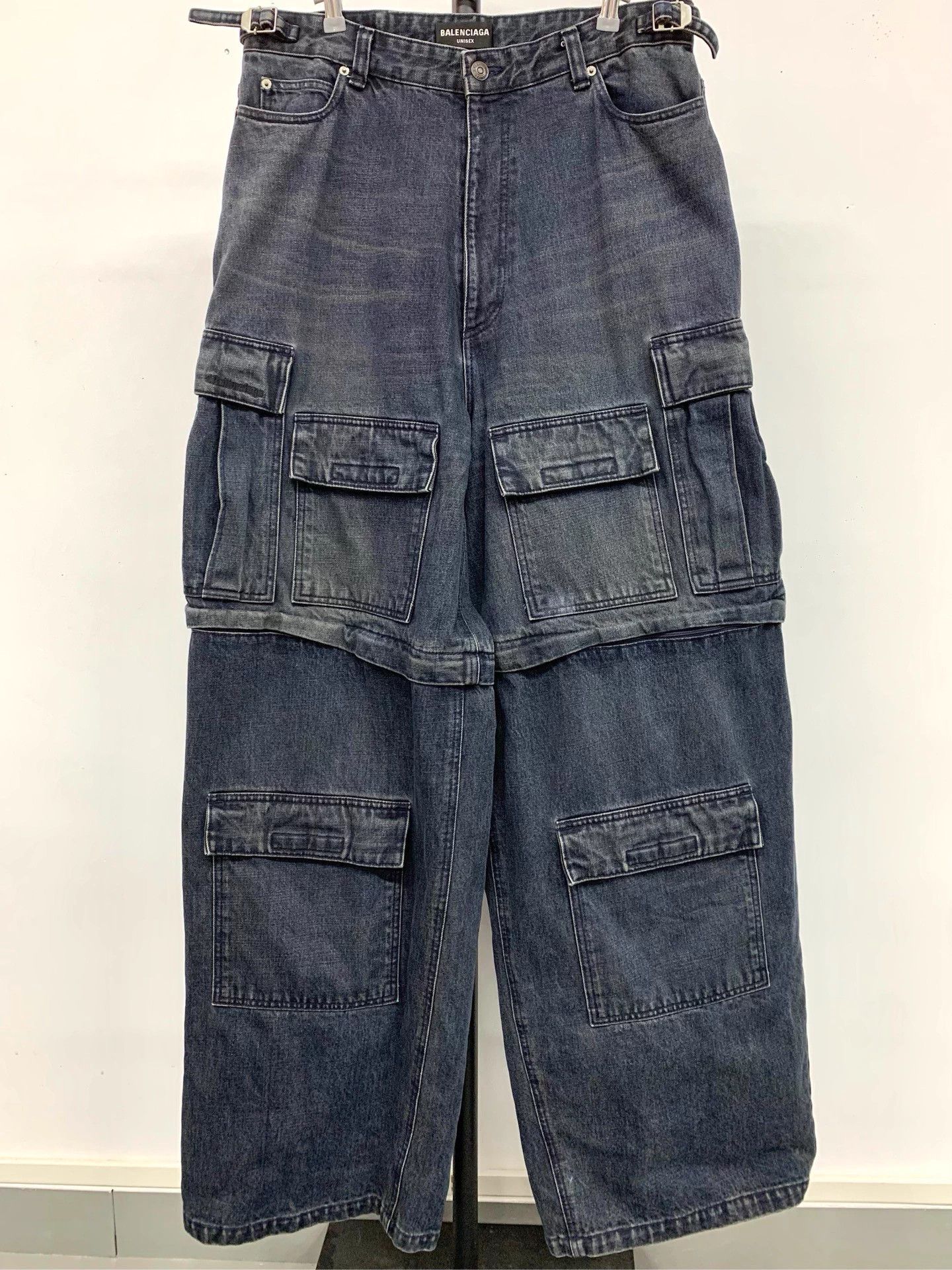 Balenciaga Balenciaga Cargo Detachable Straight Jeans 34 Size US 34 / EU 50 - 1 Thumbnail