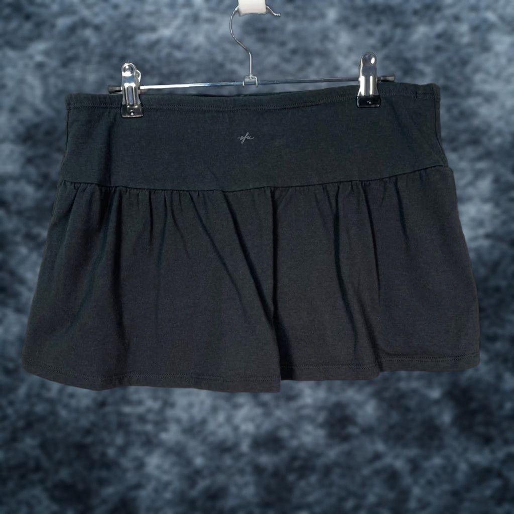 Vintage Out From Under Womens Skort Athletic Black Ruched Short Active Workout Polyester Size 28" / US 6 / IT 42 - 1 Thumbnail