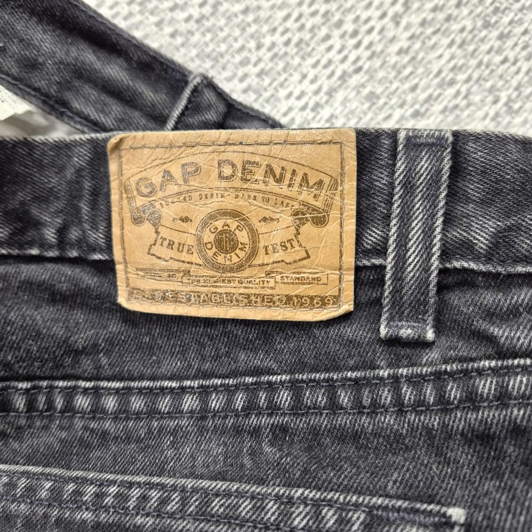Gap VINTAGE Gap Easy Fit Jeans Mens 31x34 Black Relaxed Straight Denim USA Made 90s 5-Pocket Logo 80s 90s Hipster Retro Size US 31 - 4 Thumbnail