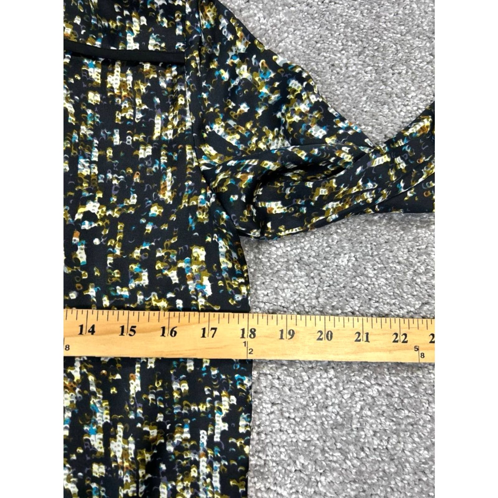 Vintage VINTAGE Rebecca Satin Blouse Womens Size 4 Long Sleeve Crew Neck Brown Geometric Casual Size S / US 4 / IT 40 - 6 Thumbnail