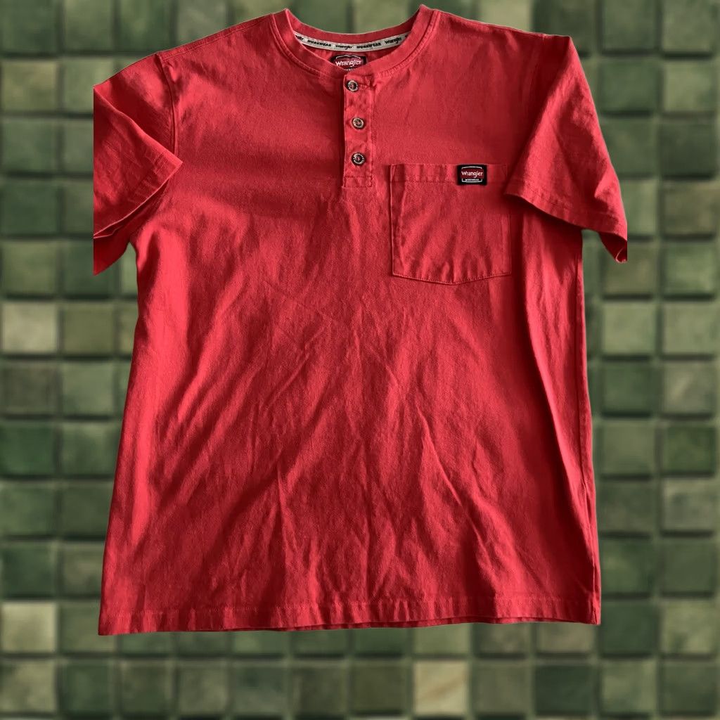Wrangler VINTAGE? No. Wrangler Workwear Men's Pocket T-Shirt Red Small 34-36 Crew Short Sleeve Cotton Blend Pocket Button Comfortable Classic Outdoor Size US M / EU 48-50 / 2 - 1 Thumbnail