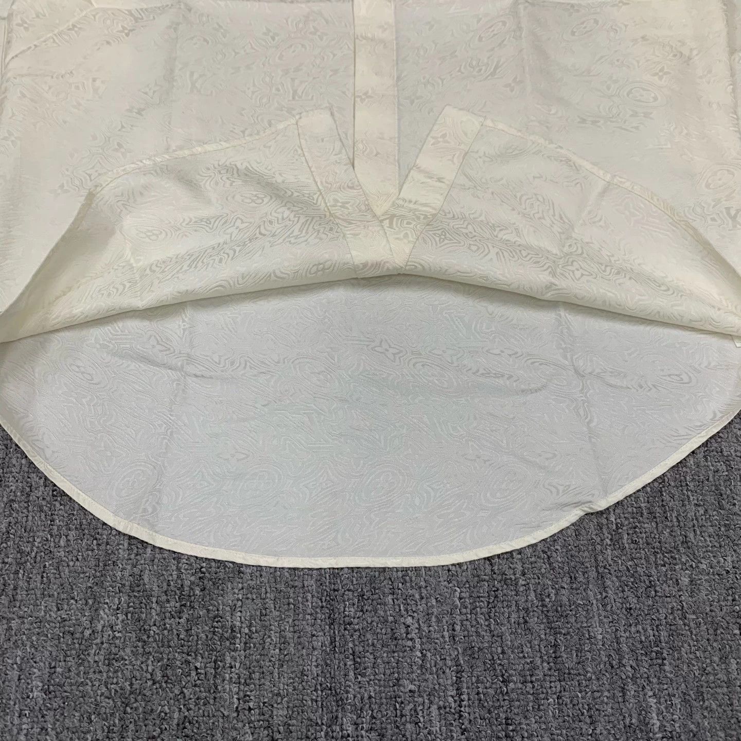 Louis Vuitton LV Ivory Twisted Monogram Allover Print Shacket 39 Size US XXS / EU 40 - 9 Thumbnail