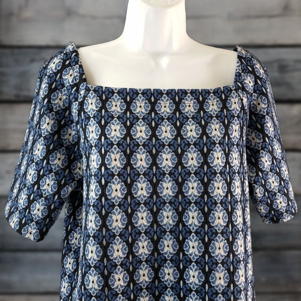 Ann Taylor Ann Taylor LOFT Womens Top Sz Medium Blue White Square Neck Half Sleeve Size M / US 6-8 / IT 42-44 - 1 Thumbnail