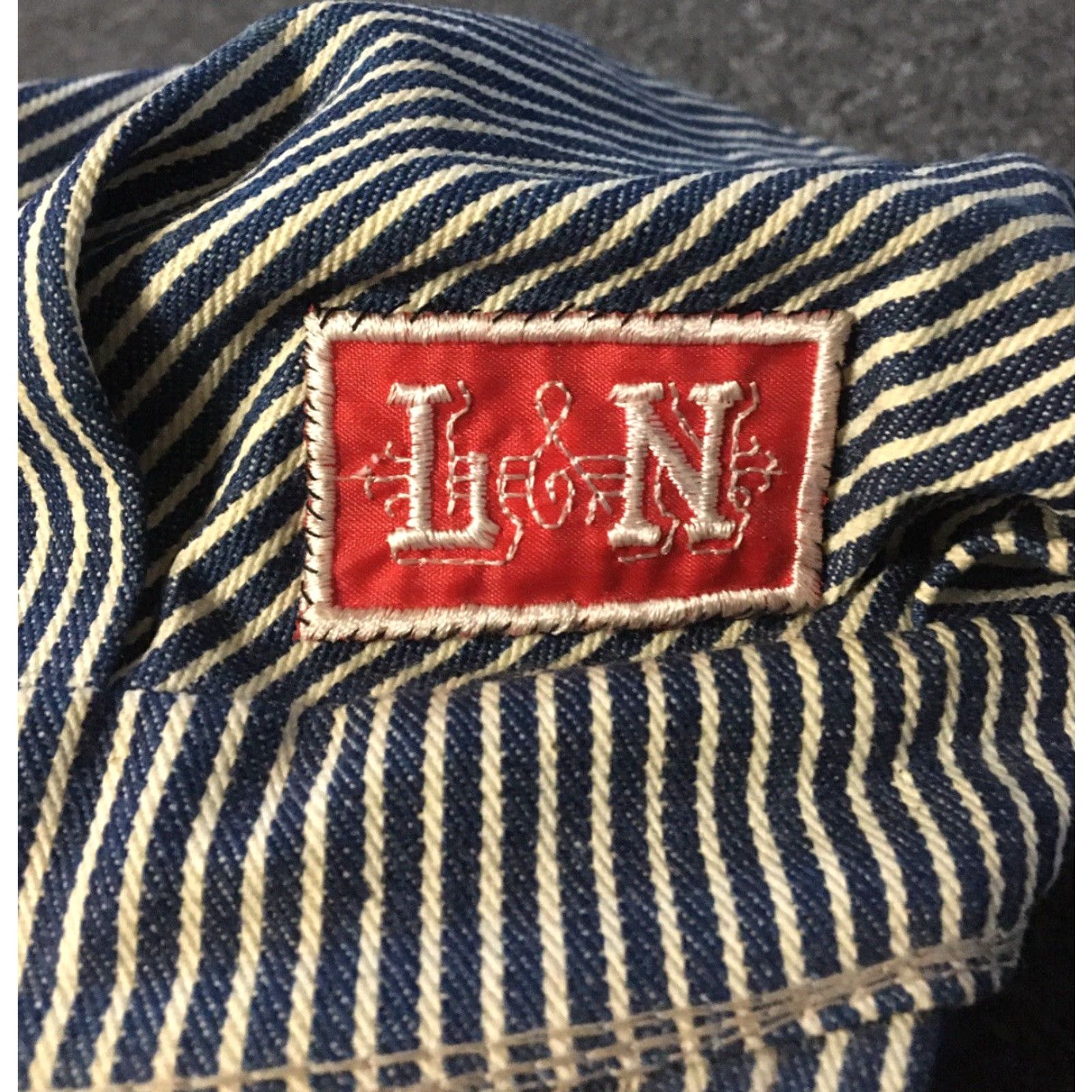 Vintage VINTAGE Santa Fe Railroad L&N Train Conductor Hat USA Engineer 50s 60s Grunge Punk Hat Mens One Size Blue Striped USA 90s 80s Railroad Cap Size ONE SIZE - 3 Thumbnail