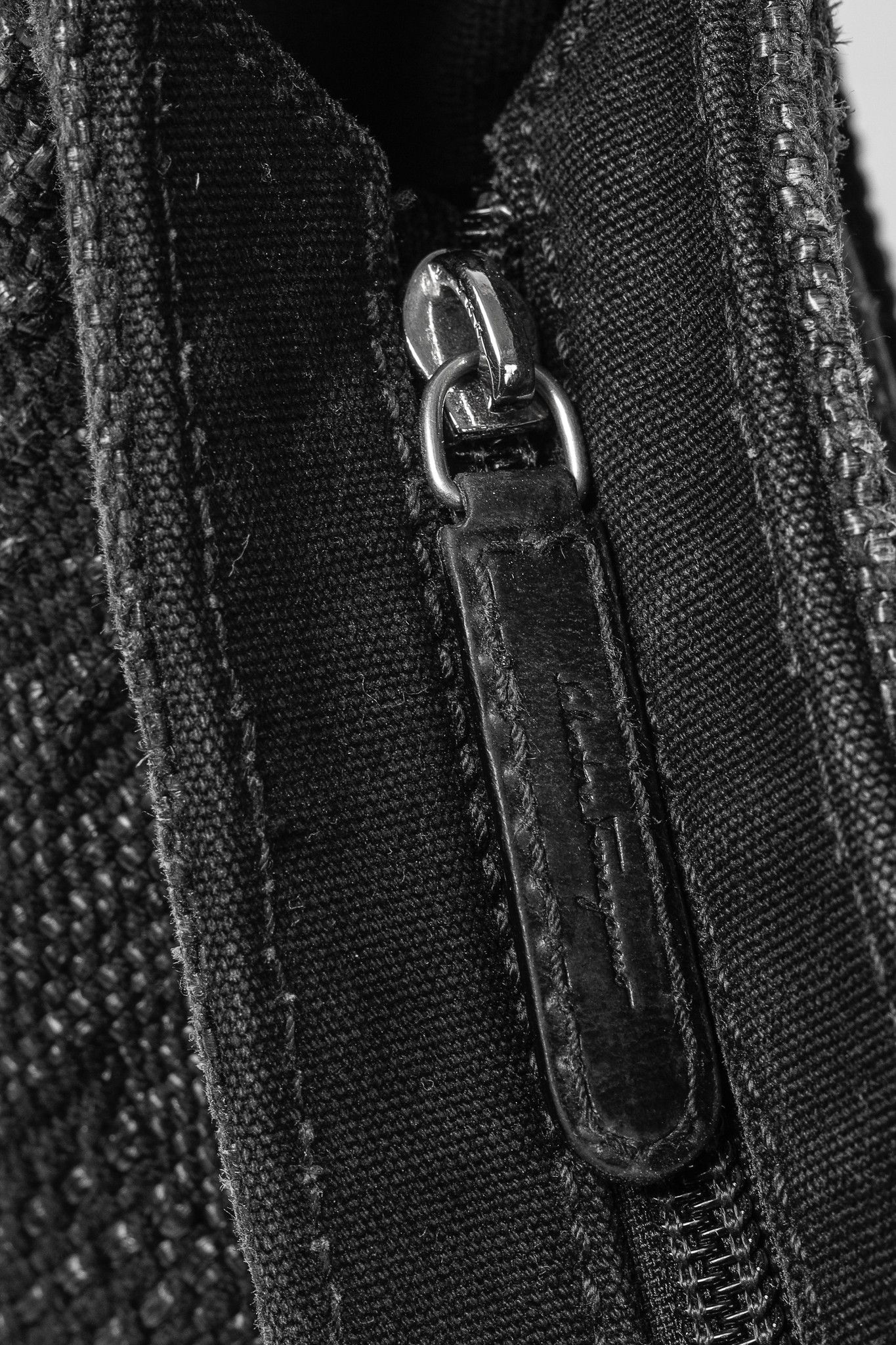 Salvatore Ferragamo Salvatore Ferragamo Black Patterned-Jacquard Zippered Tote Size ONE SIZE - 11 Thumbnail