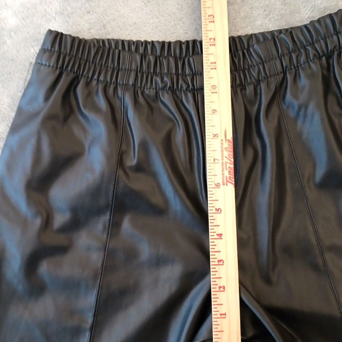 Zara Zara Jogger Pants Womens S Black Faux Leather Pull On Pockets 28x27 Tapered Inseam 27" Jazz Style not allowed? Size 28" / US 6 / IT 42 - 4 Thumbnail