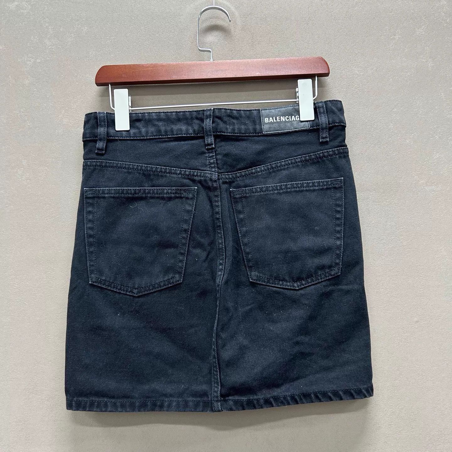 Balenciaga Balenciaga 99 New Washed Denim Leather Logo Tag Skirt 38 Size 26" / US 2 / IT 38 - 2 Thumbnail