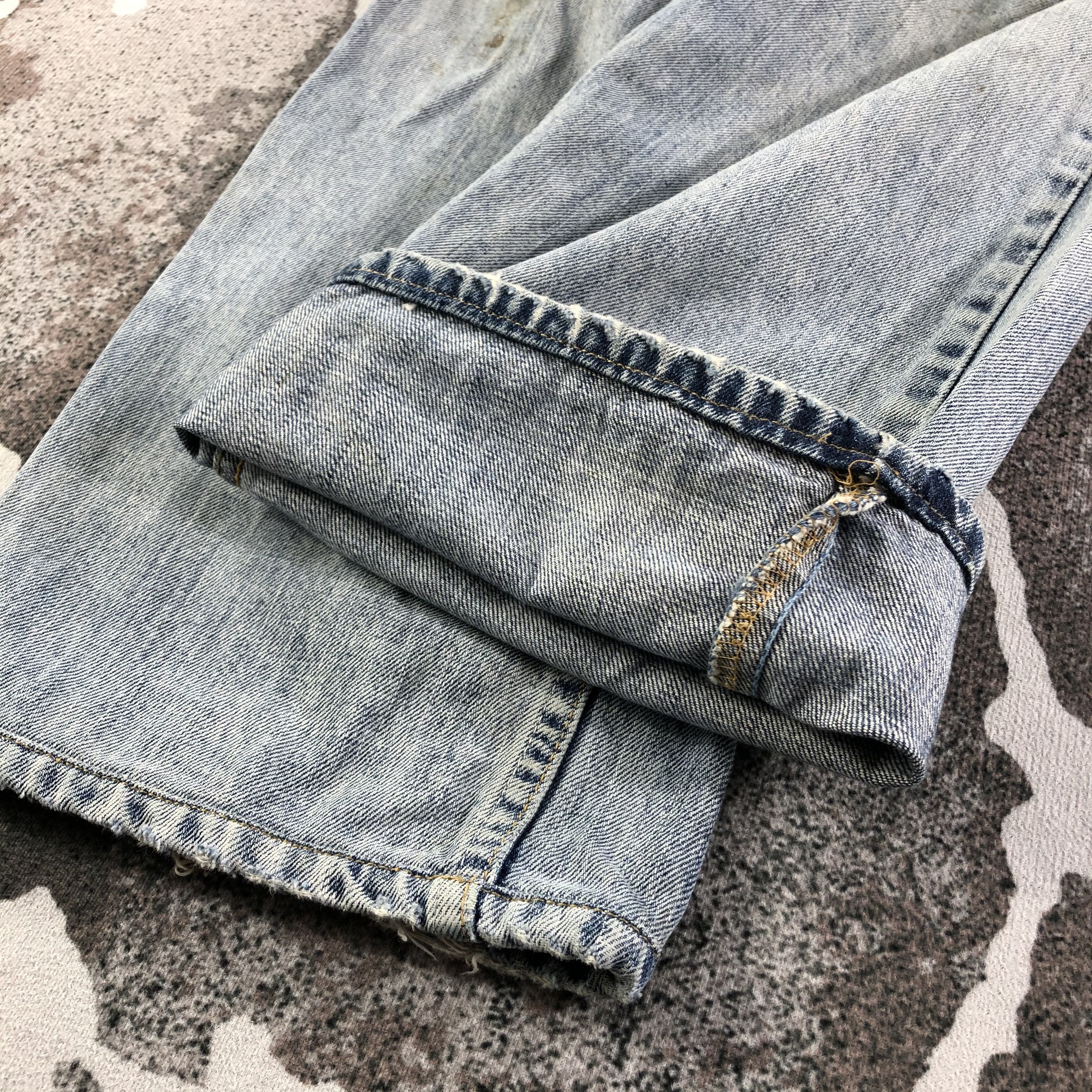 Levi's Vintage Levis 505 Jeans Distressed Denim KJ1743 Size US 34 / EU 50 - 7 Thumbnail