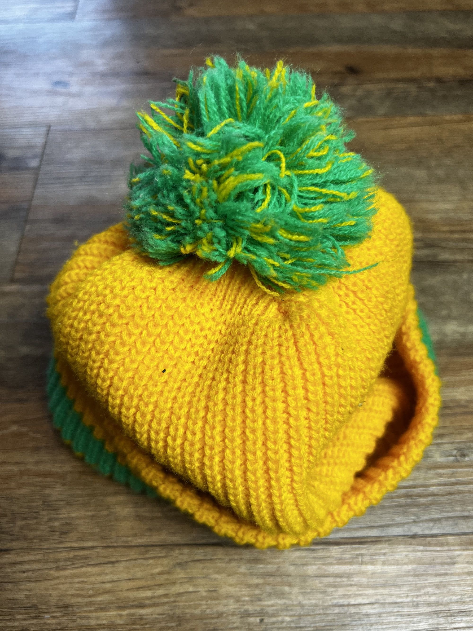 Vintage Vintage Yellow and Green Knit Beanie with Pom Pom Size ONE SIZE - 6 Thumbnail