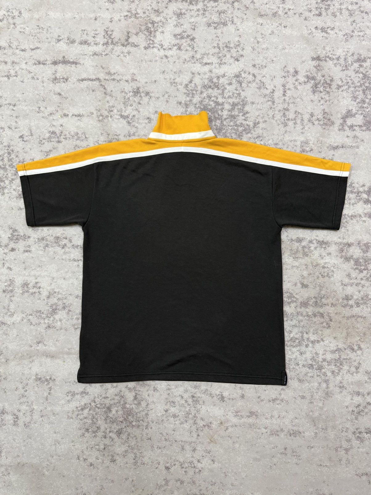 Champion Vintage Champion Spellout Logo Vneck Shortsleeve Tshirt Size US L / EU 52-54 / 3 - 11 Thumbnail