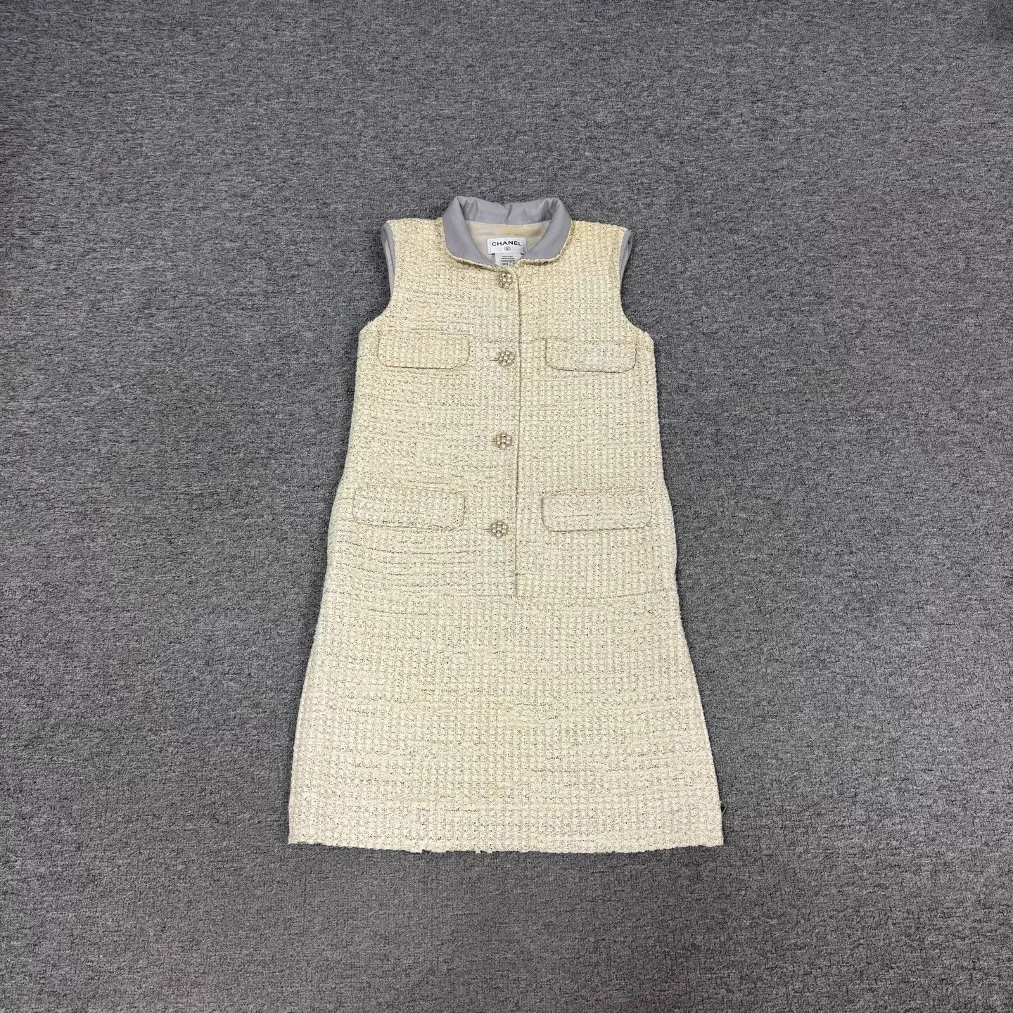Chanel Chanel Flower Button Four-Pocket Tweed Sleeveless Dress Size S / US 4 / IT 40 - 1 Thumbnail