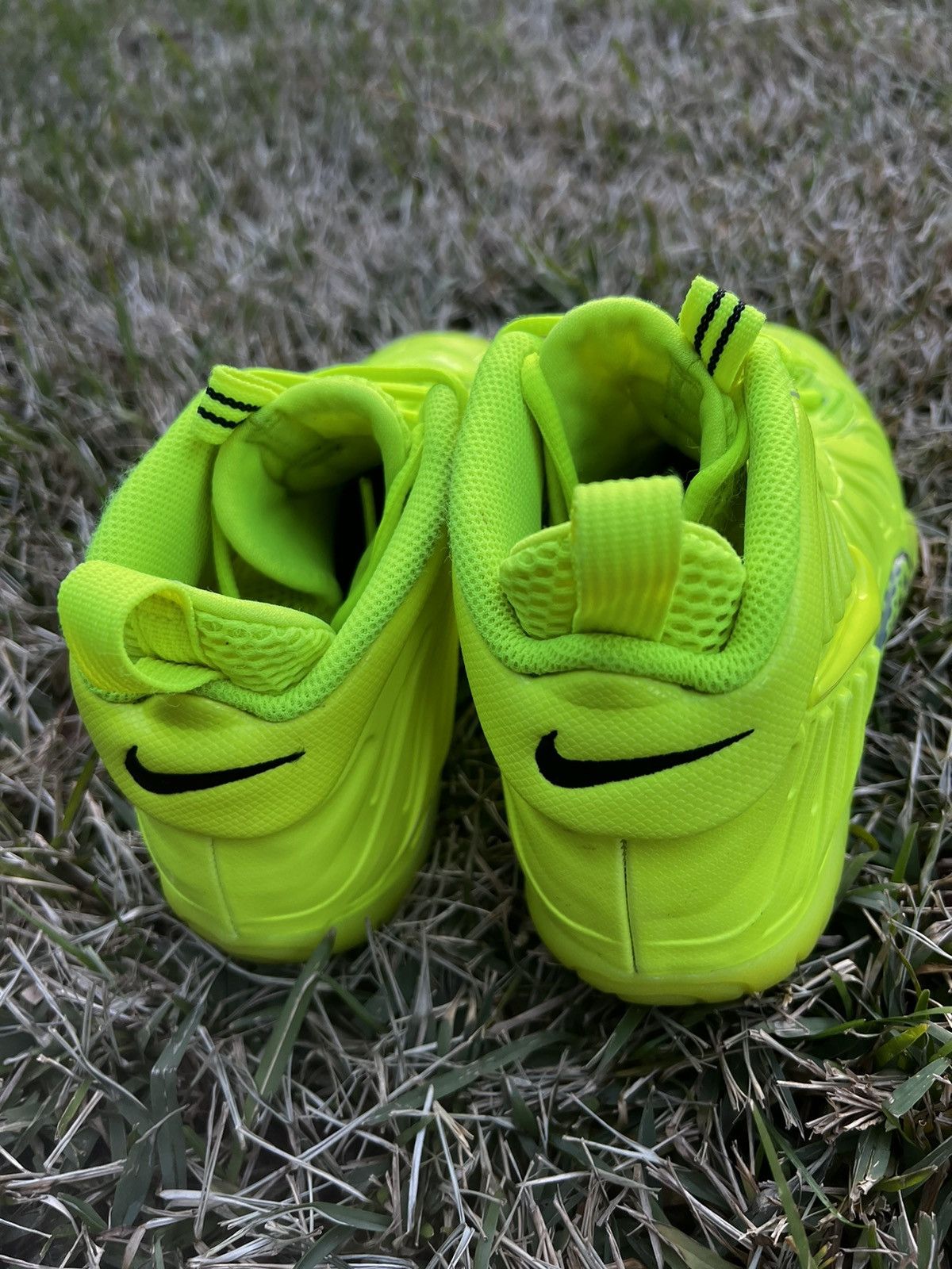 Nike CLEAN Nike Air Foamposite Volt 2021 size 5.5 Womens Shoes Size US 5.5 / IT 35.5 - 6 Thumbnail