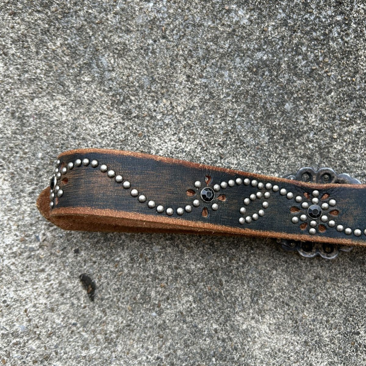 If Six Was Nine Vintage studded leather belt ⚫️ Size ONE SIZE - 9 Thumbnail