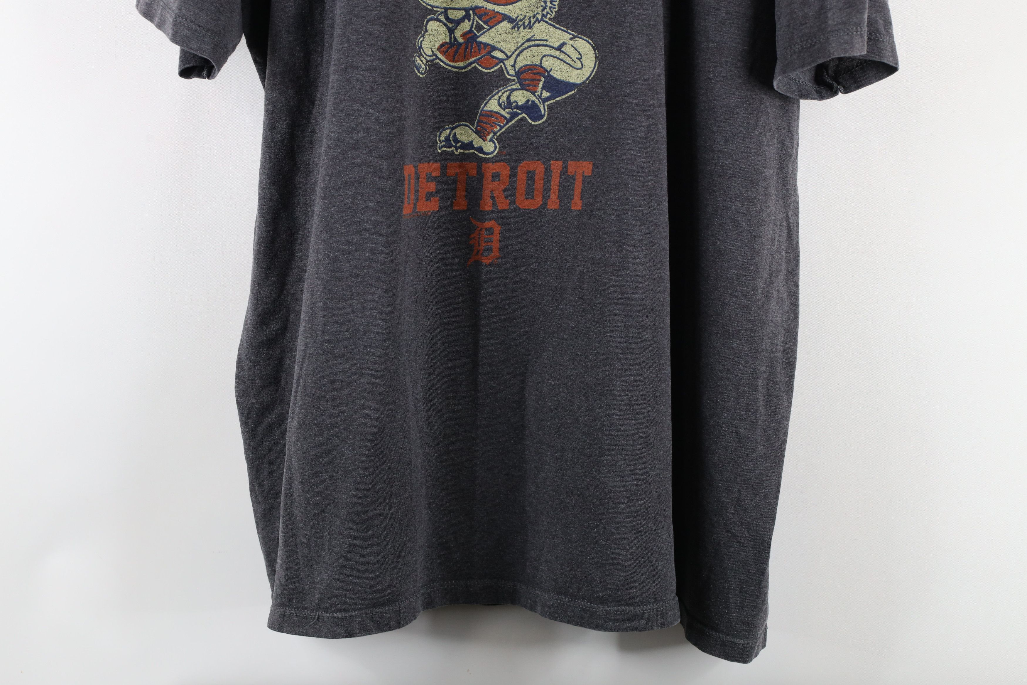 Vintage Vintage Logo Detroit Tigers Old English D Baseball T-Shirt Size XL / US 12-14 / IT 48-50 - 3 Thumbnail
