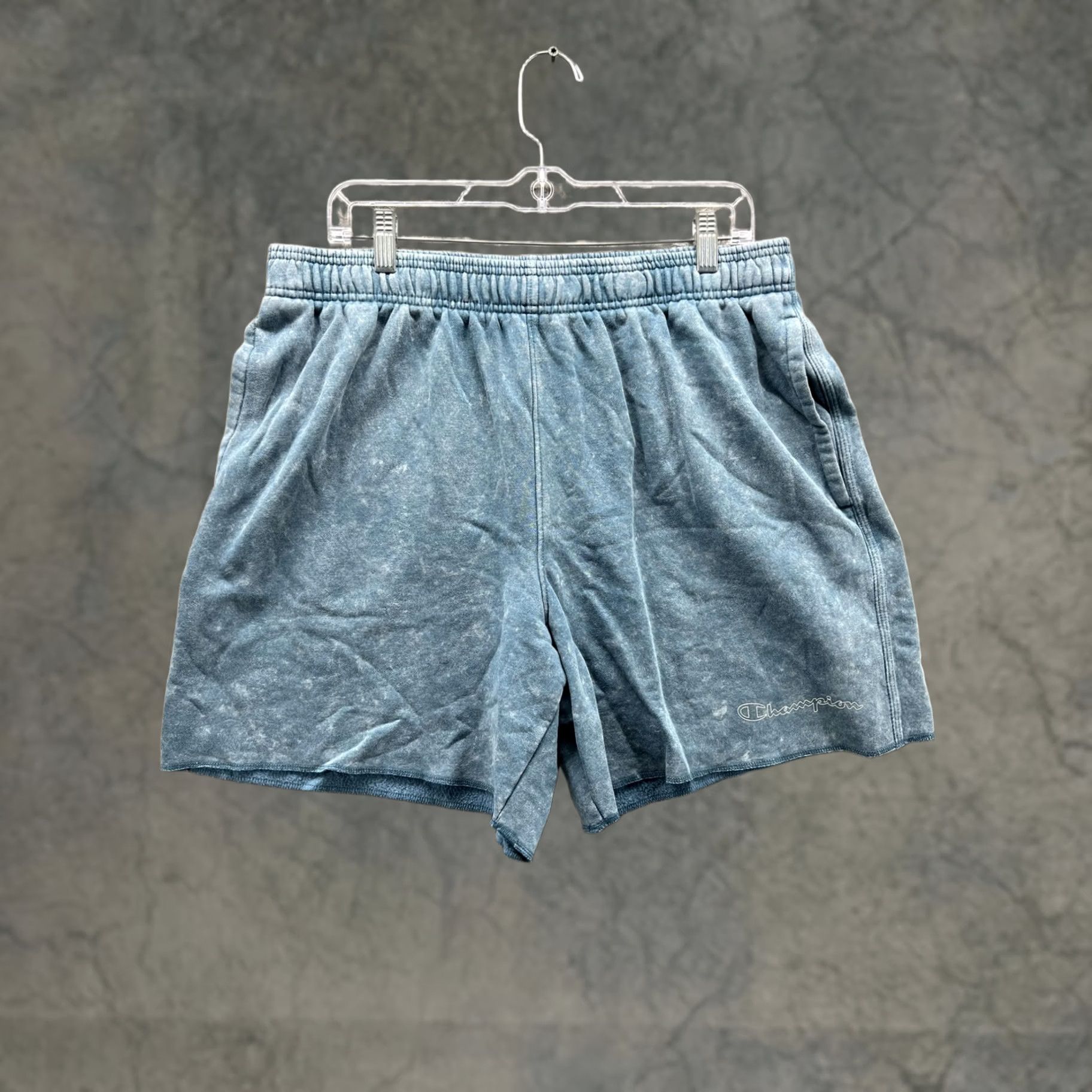 Champion VINTAGE Champion Sweat Shorts Mens XL Blue Fleece Elastic Waist Pockets Casual Athletic Summer 2000s Mens XL Blue Size US 36 / EU 52 - 1 Thumbnail
