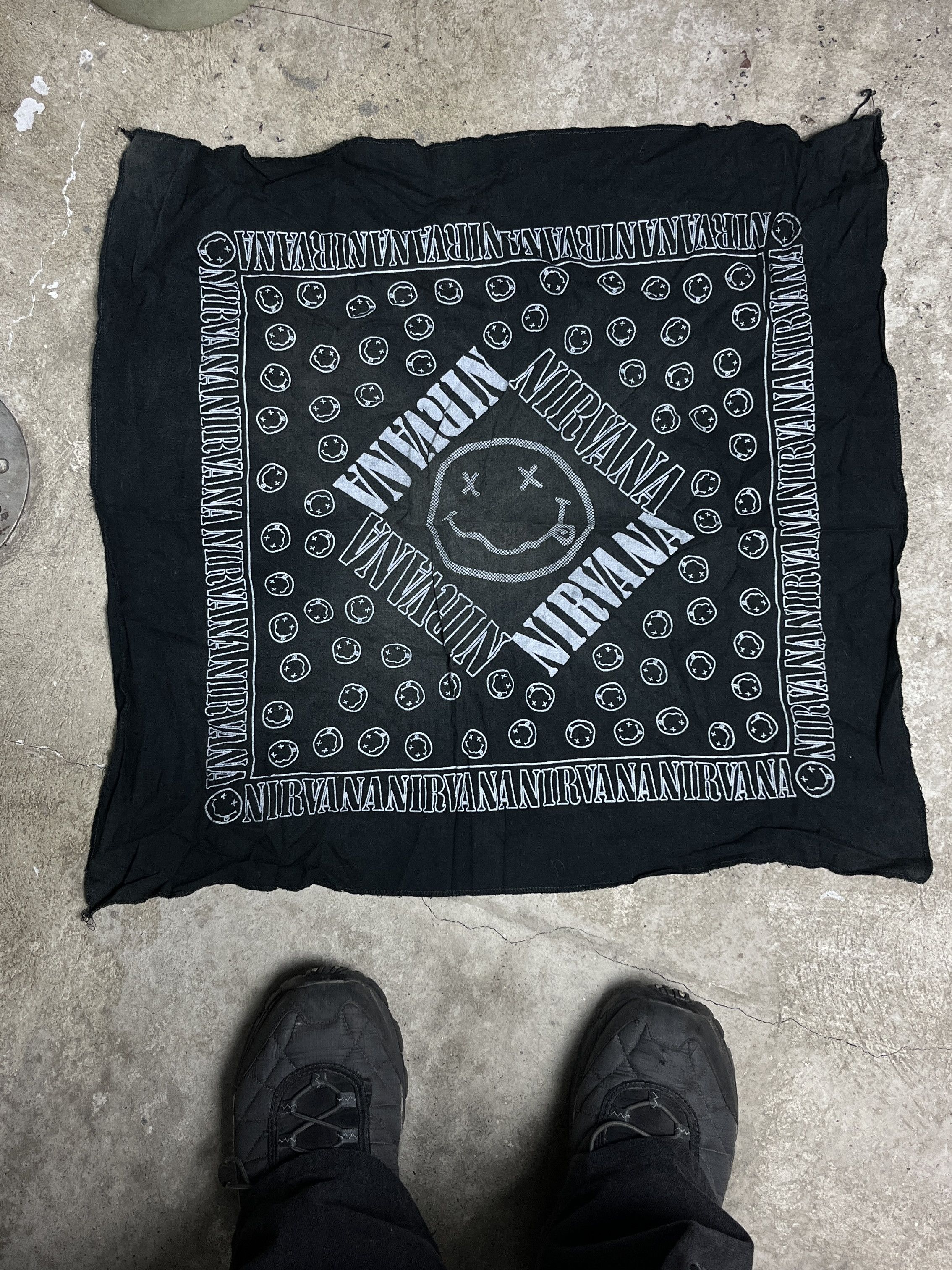 Other 1990s NIRVANA SMILEY FACE BANDANA - № 4524 Size ONE SIZE - 1 Thumbnail