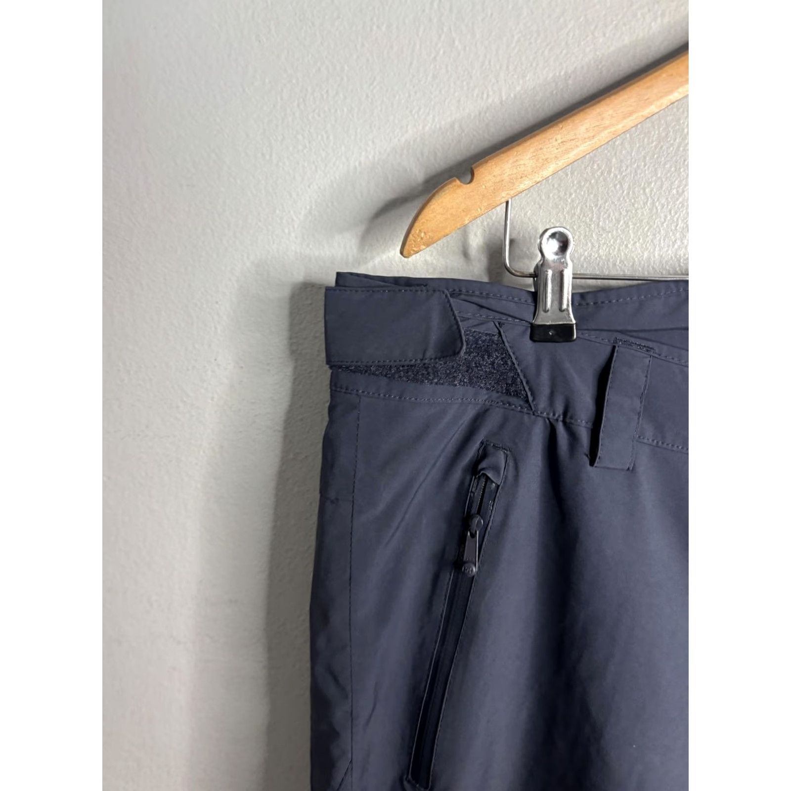 Helly Hansen Helly Hansen Mens 40 Gray Snow Pants Zip Pockets Adjustable Waist Ski Winter Boots Over 40in Inseam Regular Relaxed Boots Men Size US 40 / EU 56 - 2 Thumbnail