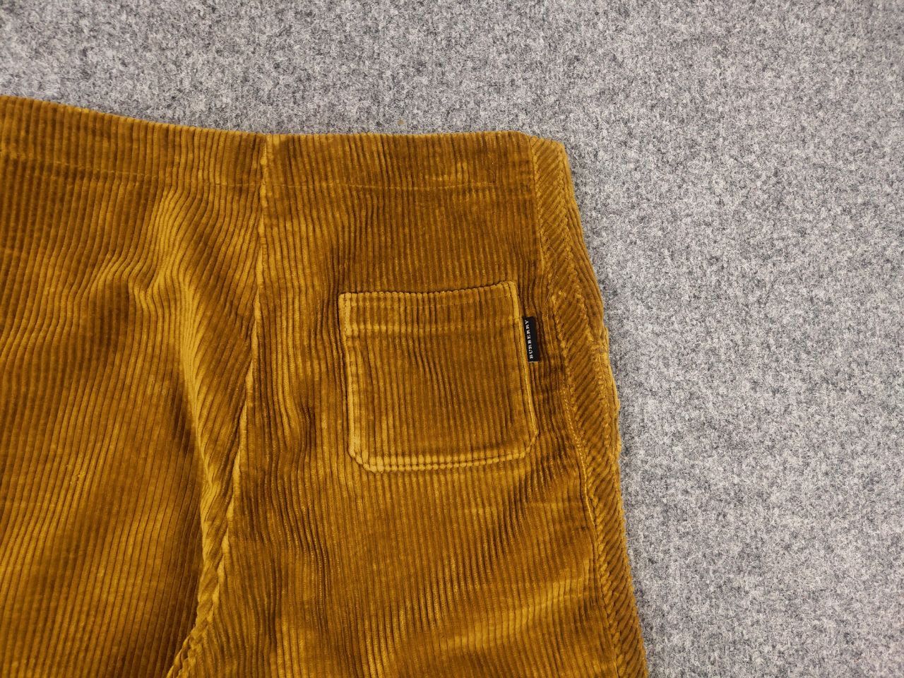 Burberry Burberry Yellow Corduroy Trousers Patch Pockets Baggy Pants Size 30" / US 8 / IT 44 - 11 Thumbnail