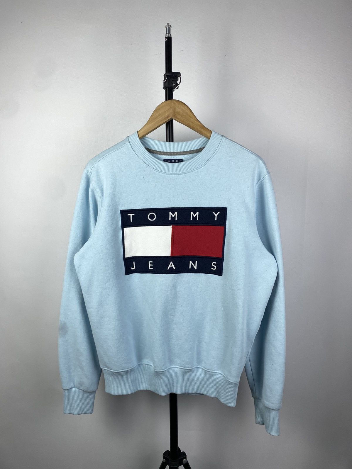 Tommy Hilfiger × Vintage TOMMY HILFIGER 90S VINTAGE CENTER LOGO OVERSIZE SWEATSHIRT Size US S / EU 44-46 / 1 - 1 Thumbnail