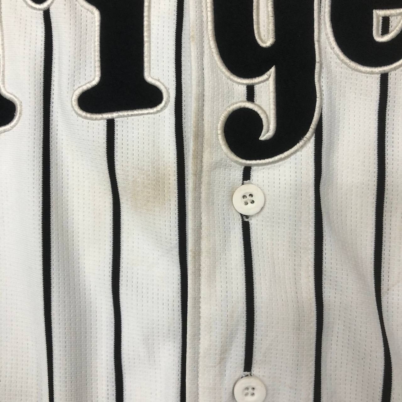 Mizuno T40 HANSHIN TIGER NISHIOKA MIZUNO BASEBALL JERSEY Size US L / EU 52-54 / 3 - 6 Thumbnail
