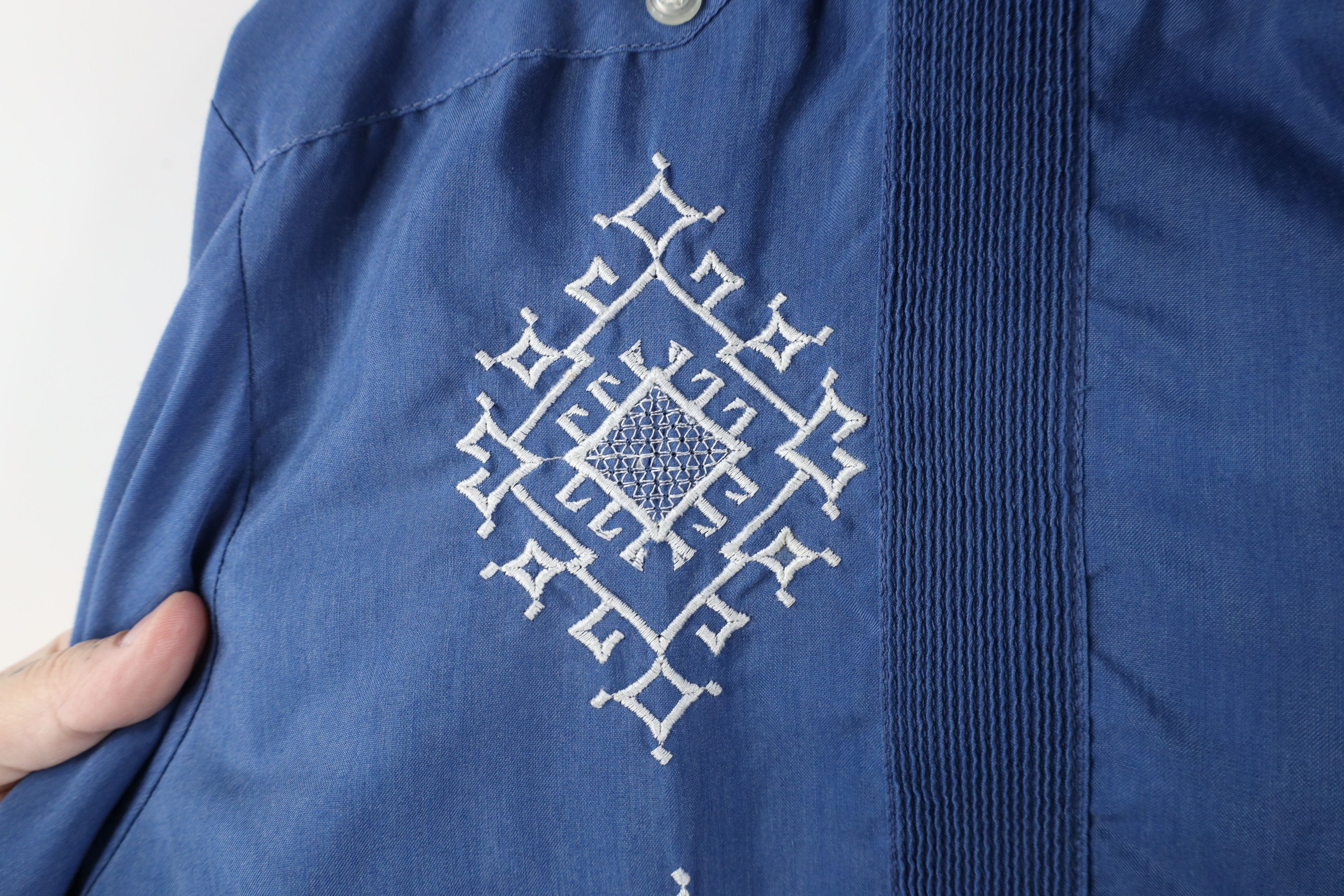 Vintage Vintage 70s Streetwear Geometric Looped Collar Button Shirt Size US M / EU 48-50 / 2 - 4 Thumbnail
