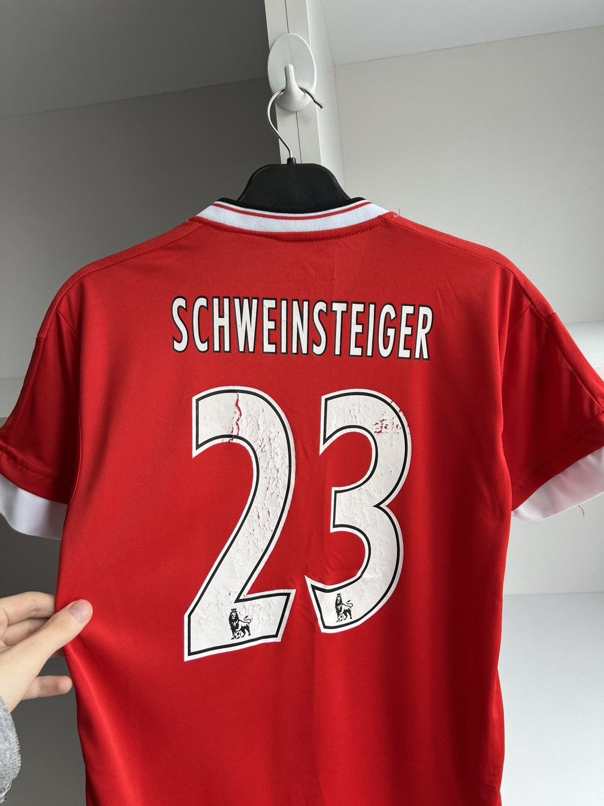 Vintage Schweinsteiger Manchester United Home Jersey Size US S / EU 44-46 / 1 - 16 Thumbnail